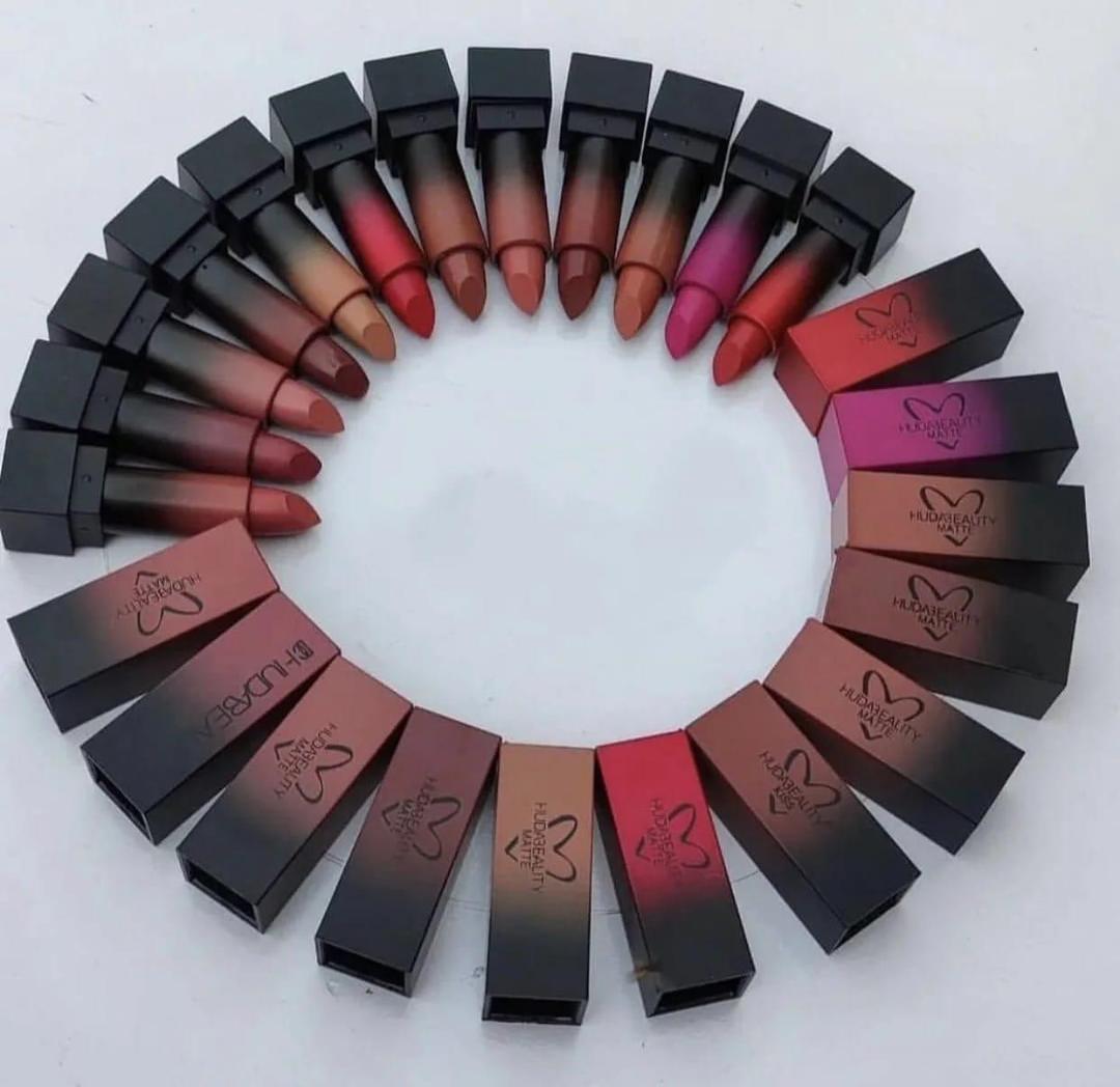 Matte Magic: Pack of 12 Lipsticks for Every Mood & Look! SORO Shop