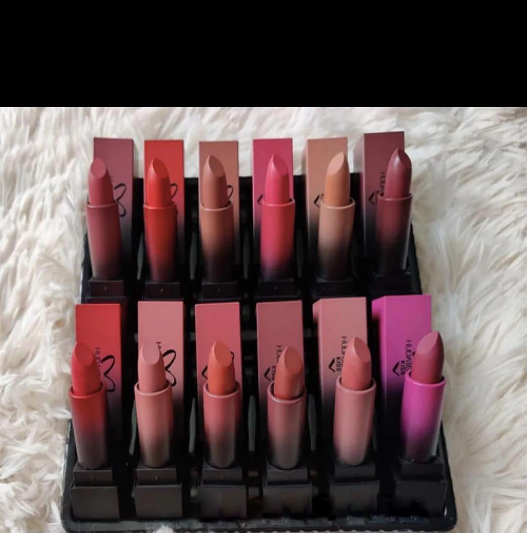 Matte Magic: Pack of 12 Lipsticks for Every Mood & Look! SORO Shop